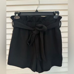 Women’s paper bag black shorts size XS new without tags